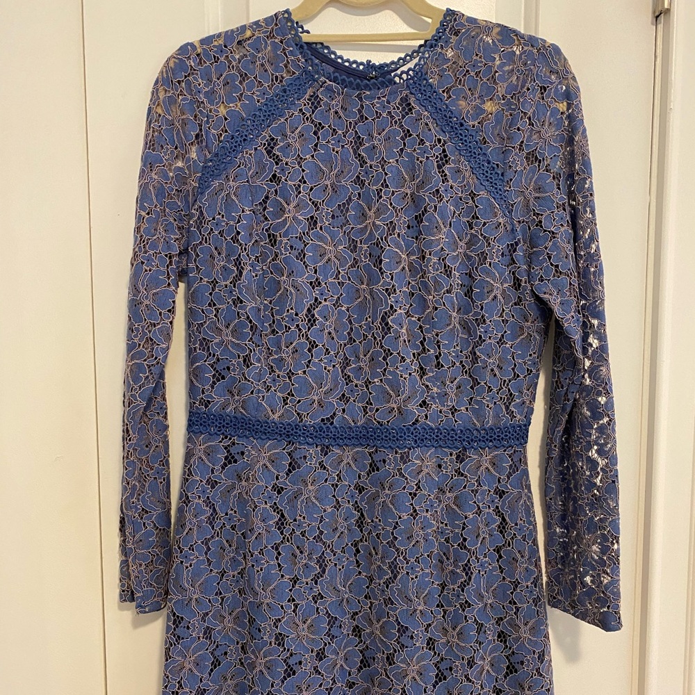 Adelyn Rae Blue Floral Lace Cocktail Dress. Size M. EUC.